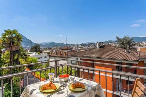 Casa Nova Bella with free parking, Lugano, Switzerland