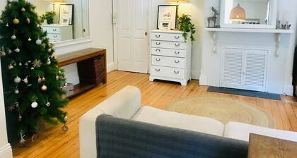 Sydney Harbour Cottage