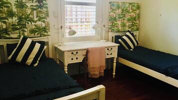 3 bedrooms, iron/ironing board, free WiFi, bed sheets