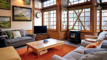 Luxury Chalet, Kitchen, Mountain View | Living area