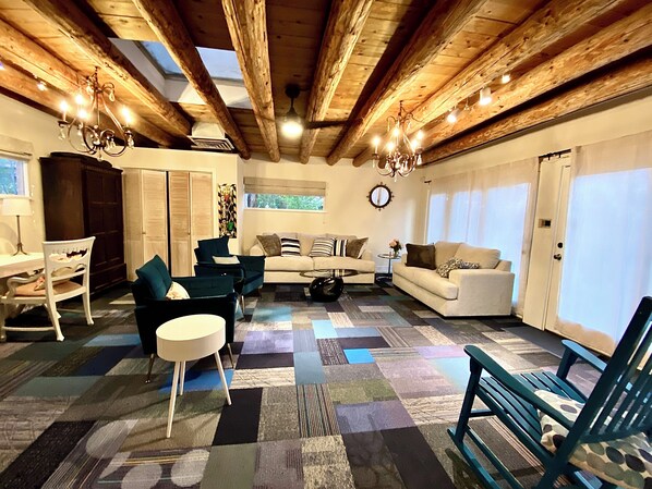 Smart TV, fireplace, DVD player, books