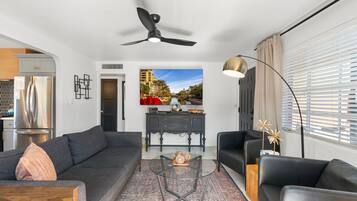 Rumah, pemandangan kota | Area keluarga | TV 62-inci dengan saluran TV digital