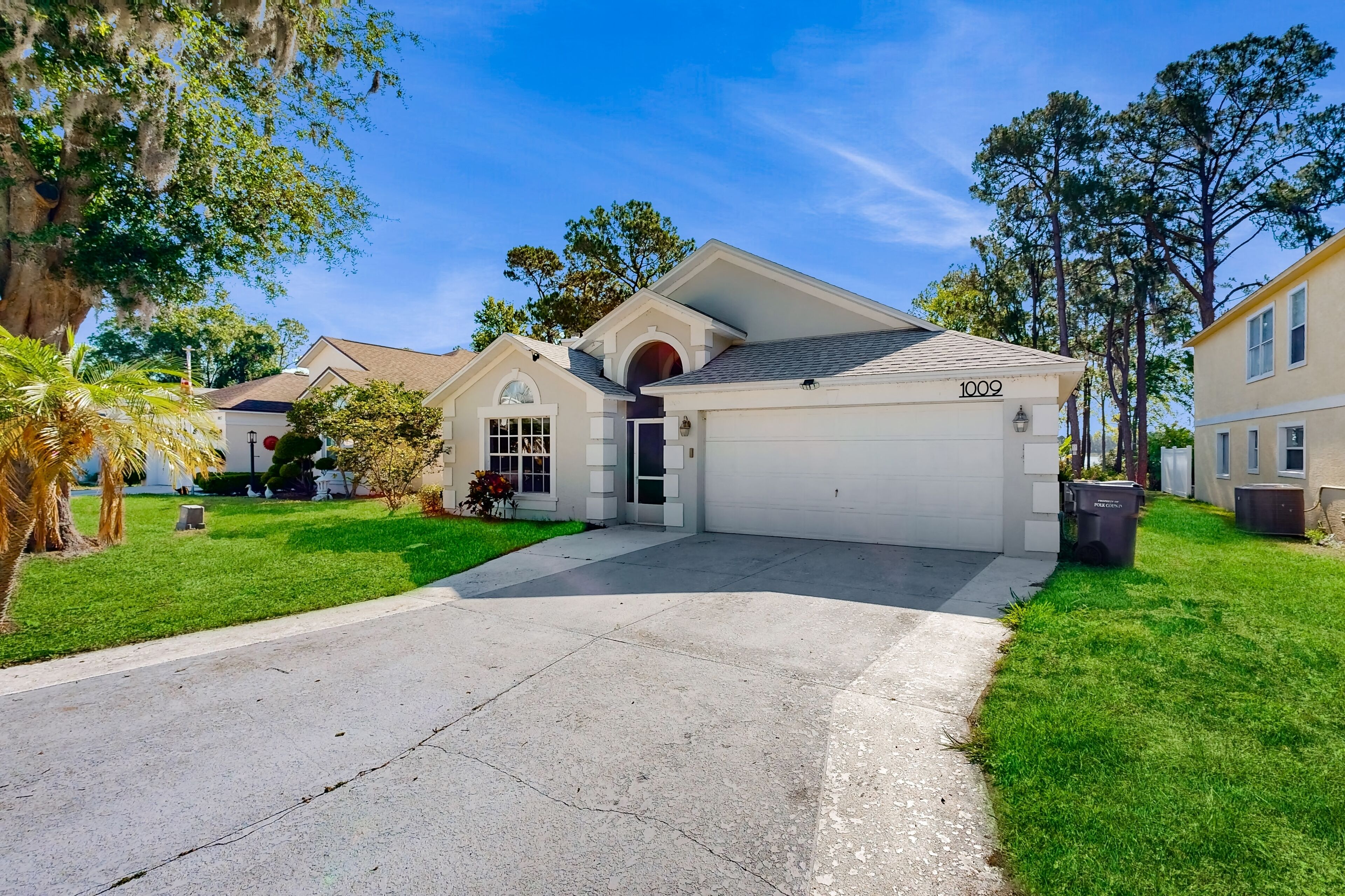 Dog-friendly house with shared outdoor pool and in-home game room