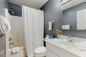 Towels - Spacious condo with grill, balcony, & firepit - across from the beach (Surfside Beach)