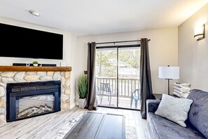 Télévision, cheminée