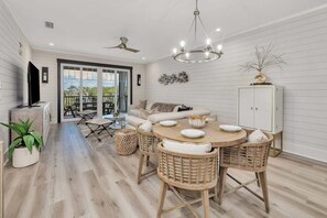 Interior - Beautifully furnished condo on Jekyll Riverfront! (Jekyll Island)