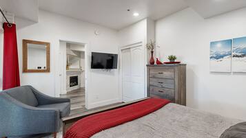 2 bedrooms, internet, bed sheets