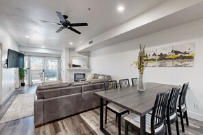 Interior - Modern condo w/ shared pool & hot tub, ski-in/out, free WiFi (Park City)