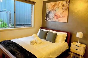 3 bedrooms, in-room safe, iron/ironing board, free WiFi