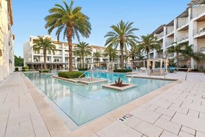 Pool - The Pointe 333 (Inlet Beach)