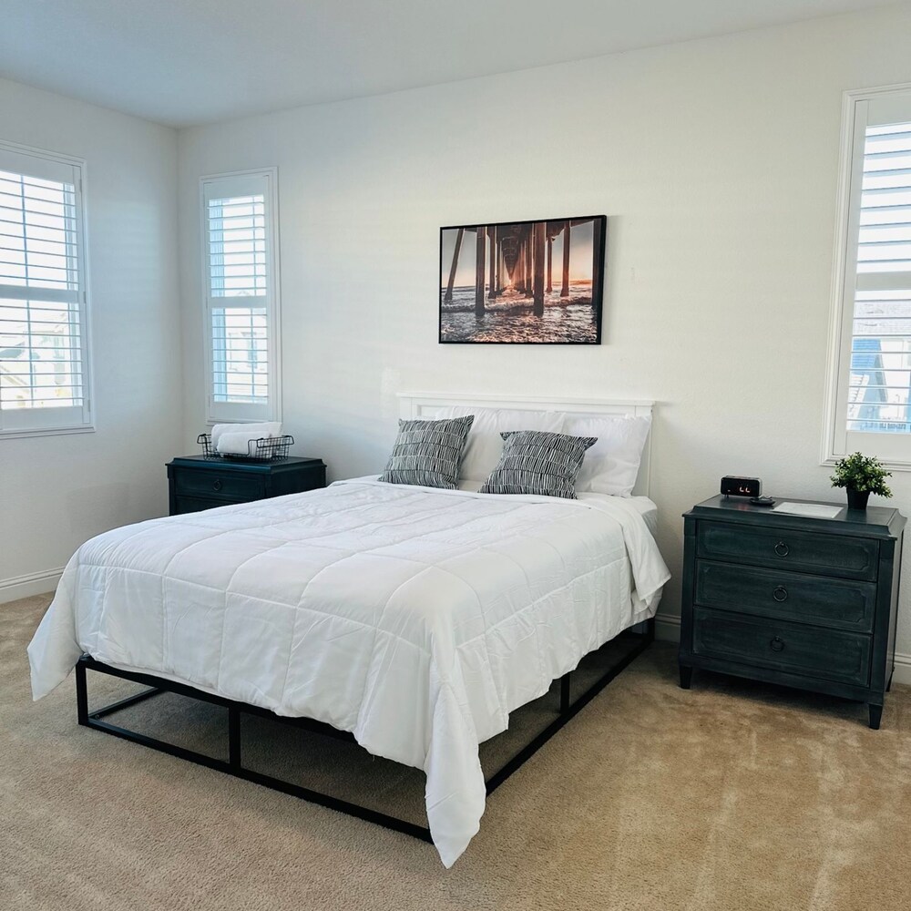 ideal-monthly-stay-master-bedroom-near-kaiser-permanente-and-travis