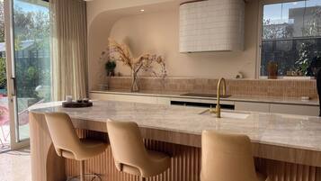 Microwave, oven, stovetop, dishwasher