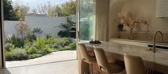 Luxe Family-sized home w Pool