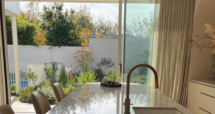 Luxe Family-sized home w Pool