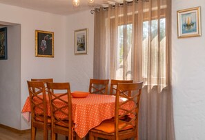 Villa (Four bedroom Villa with Swimming pool) | Dining room - Villa Anabella (Supetar)