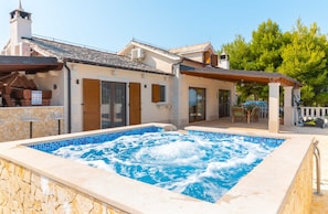 Villa (Four bedroom Villa with Swimming pool) | Pool