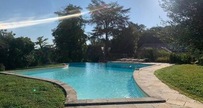 Beautiful guesthouse on the banks of the Dordogne River in a tranquil setting