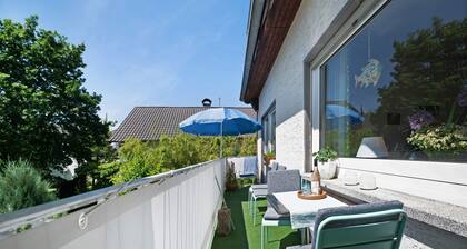 Ferienwohnung Bachem mit Balkon" mit Bergblick, Balkon und WLAN