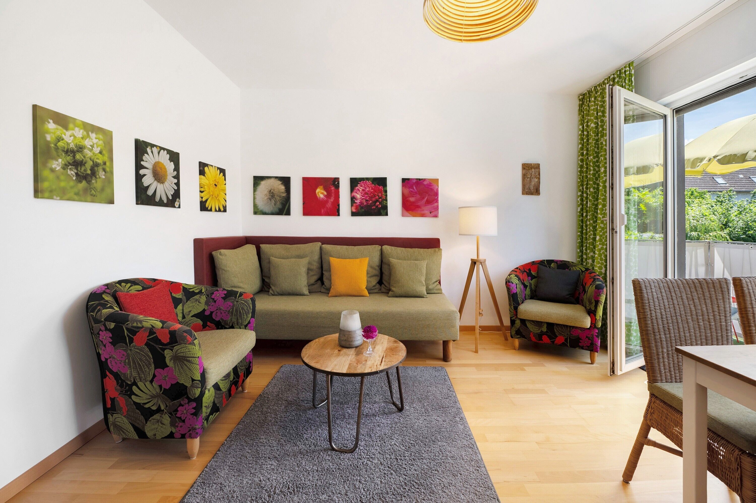 Een televisie, een dvd-speler en een stereo