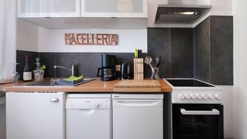 Kühlschrank, Ofen, Herdplatte, Geschirrspüler