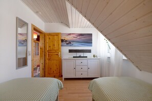 2 bedrooms, iron/ironing board, free WiFi, bed sheets - Apartment 'Bachem' with Mountain View and Wi-Fi (Bad Neuenahr-Ahrweiler)