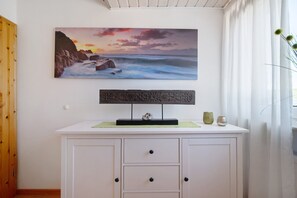 Interior - Apartment 'Bachem' with Mountain View and Wi-Fi (Bad Neuenahr-Ahrweiler)