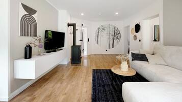 Télévision, cheminée