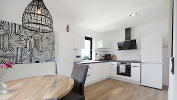 Frigorífic, forn, placa de cuina i rentaplats