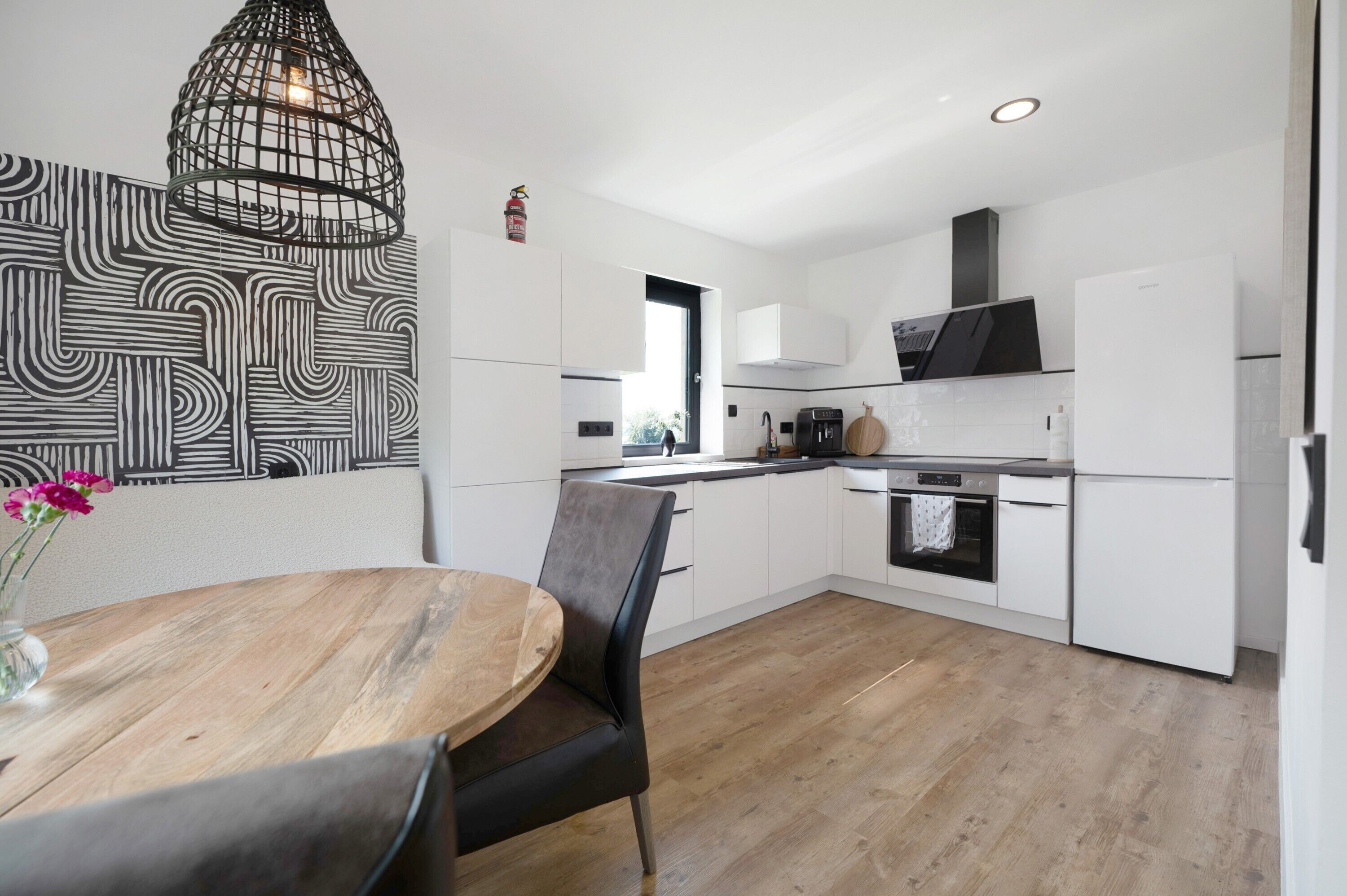 Geladeira, fogão, cooktop, lava-louças