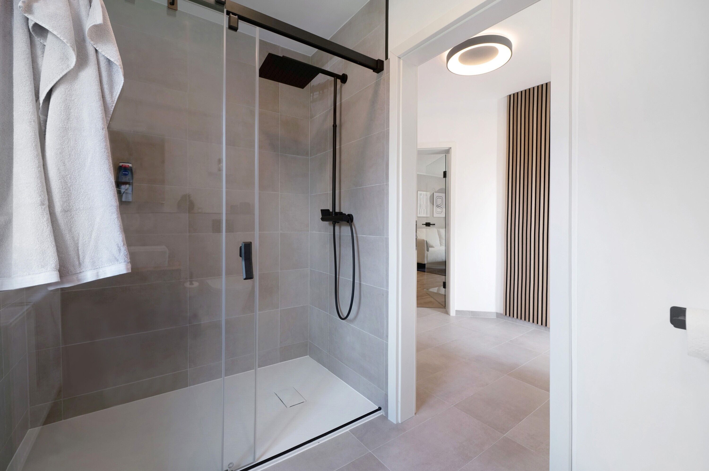 Shower, free toiletries, hair dryer, towels