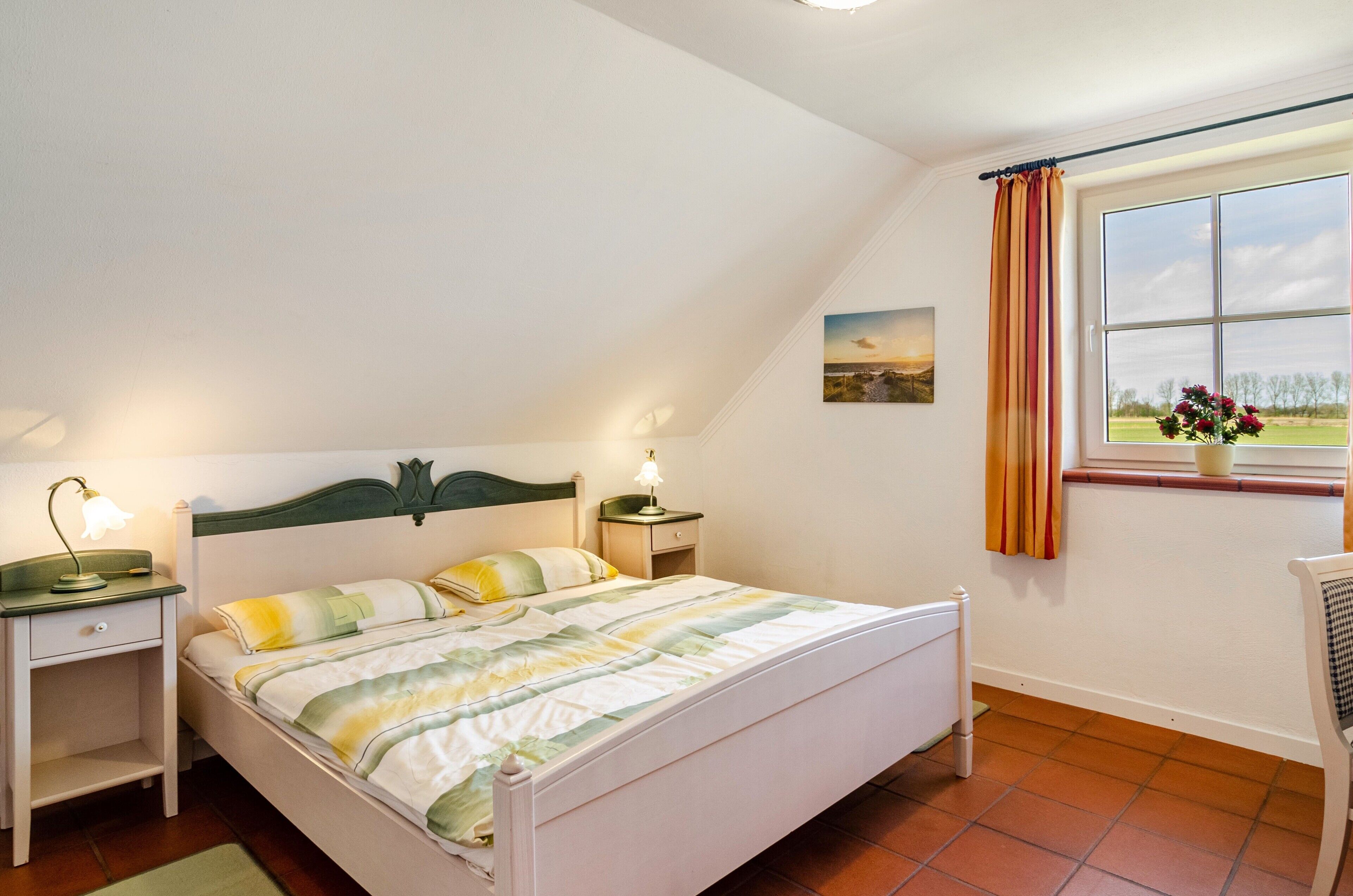 2 bedrooms, bed sheets