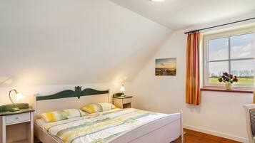 2 bedrooms, bed sheets