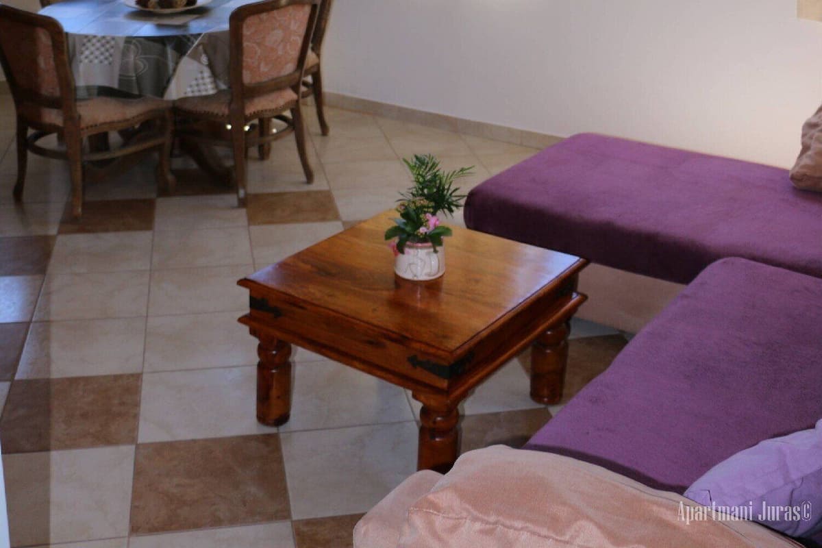 Leilighet (Two Bedroom Apartment with Sea View) | Spisestue