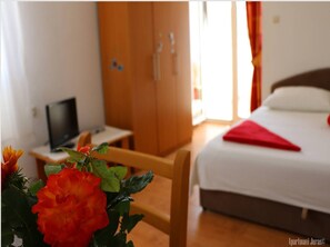 Studio (Studio Apartment with Loggia) | 4 phòng ngủ, truy cập Internet không dây miễn phí 