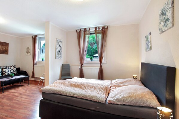 1 bedroom, free WiFi, bed sheets - Room 'Roth 2' with Wi-Fi (Willingen (Upland))