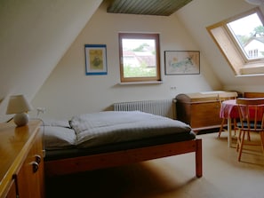 2 bedrooms, free WiFi, bed sheets