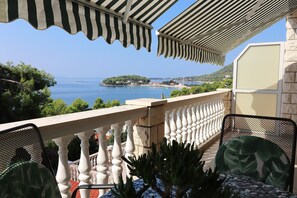 Apartment (Two Bedroom Apartment with Terrace an) | Balcony