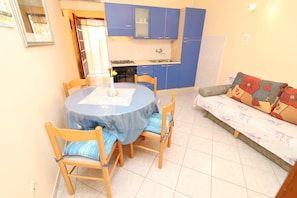 Apartment (One Bedroom Apartment with Terrace an) | Interior - Seaside Apartments Markota (Blato)