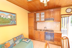 Departamento (One Bedroom Apartment with Terrace an) | Cocina privada | Refrigerador 