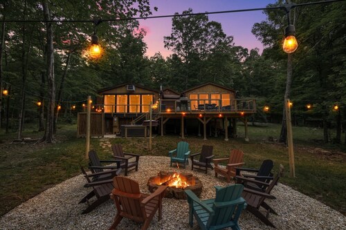Hot Tub, Firepit, Grill, Wifi near Golf & Hiking