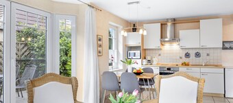 Cosy holiday apartment with terrace and garden