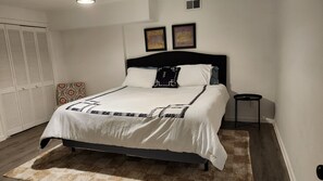 2 Schlafzimmer, Schreibtisch, Bügeleisen/Bügelbrett, kostenloses WLAN