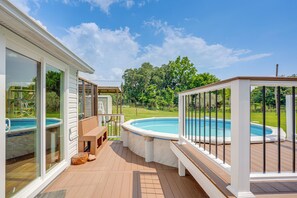 Pool - Sleep With Sloths & Lemurs! Modern Webster Home (Webster)