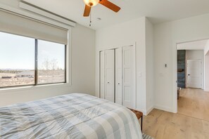 3 chambres, bureau, accĂšs Internet, draps fournis