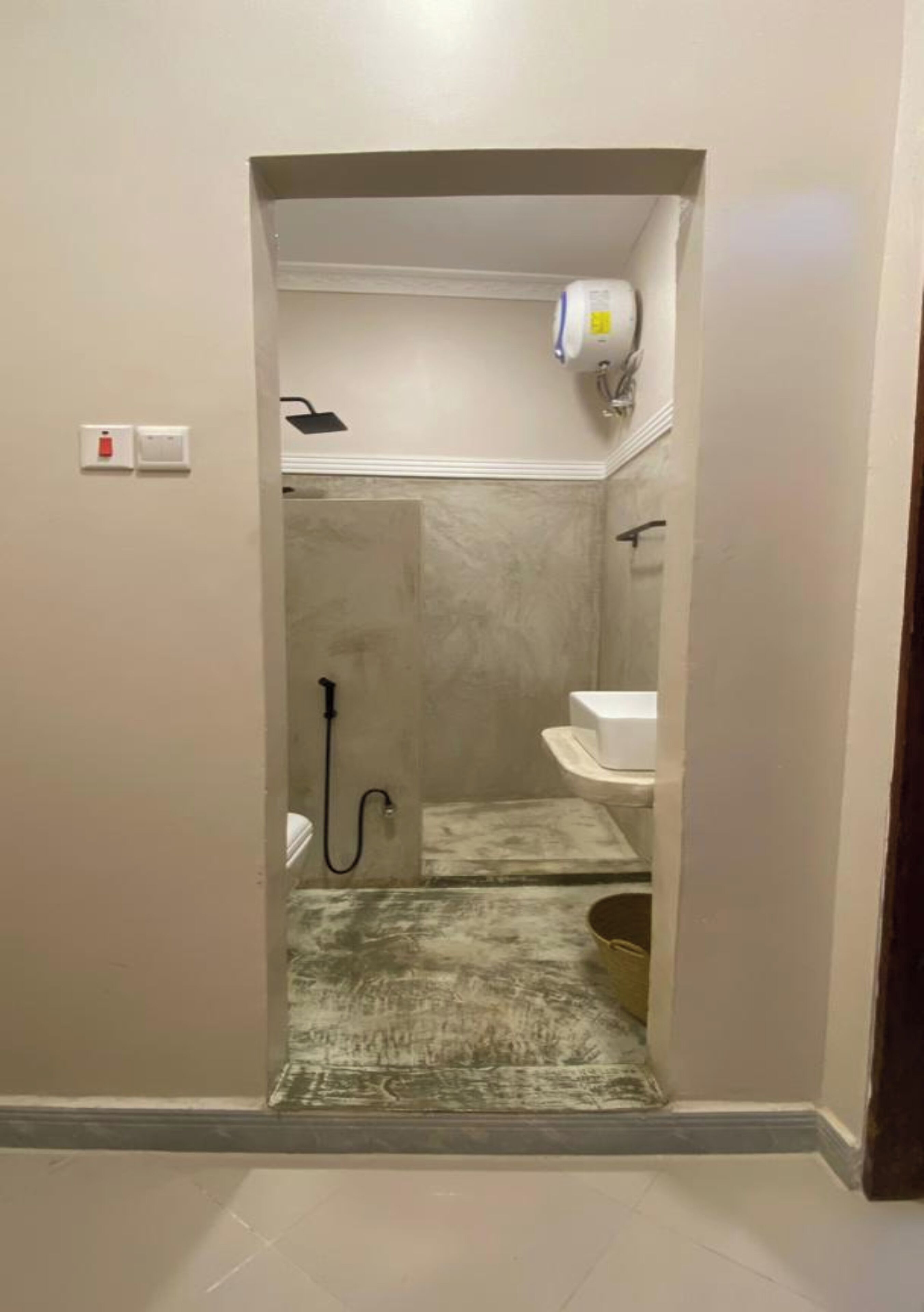 Dusche, Regendusche, kostenlose Toilettenartikel, Handtücher
