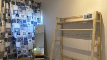 Deluxe-Doppelzimmer | Zimmersafe, individuell dekoriert, individuell eingerichtet