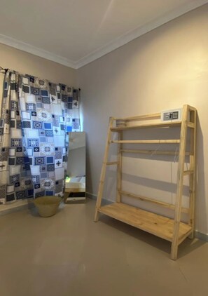 In-room safe, individually decorated, individually furnished, desk - Hanaia House (Zanzibar Town)