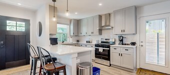 Charming house with Internet in Central Austin near local attractions