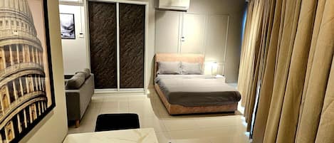 Signature Studio | Free WiFi