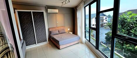 Signature Studio | Free WiFi